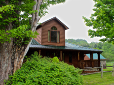 The Country Cottage Cabin at High Mountain Creekside Cabins